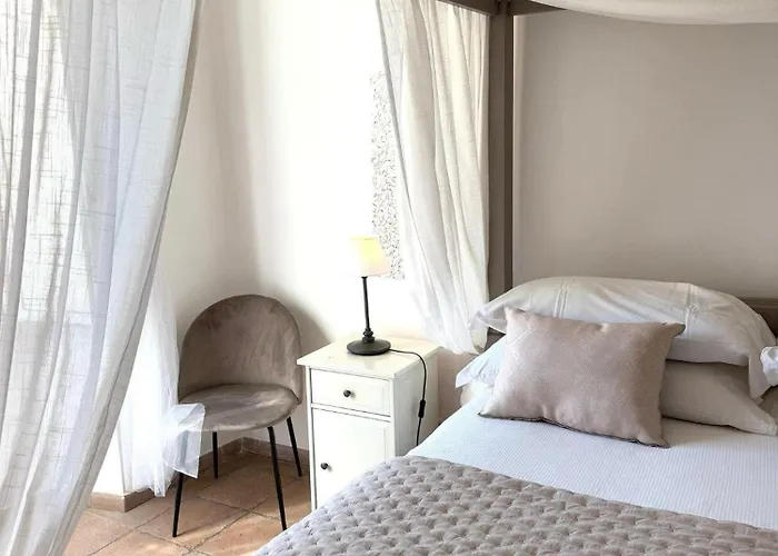 Aenea's Bed & Breakfast